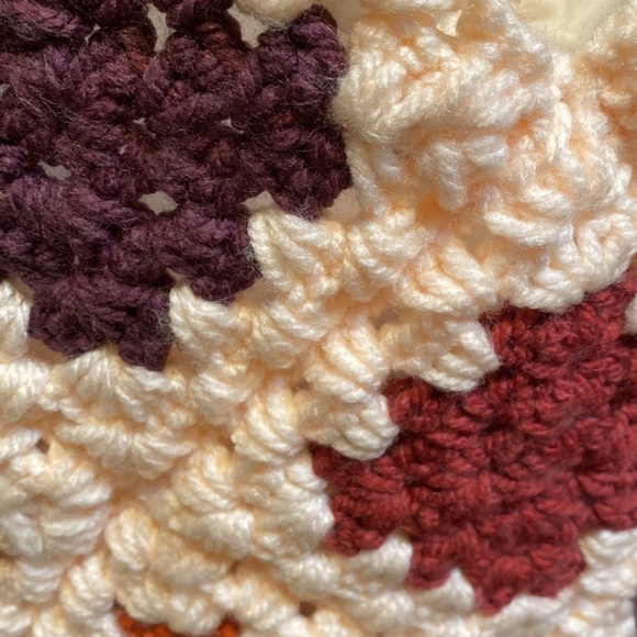 Crocheted tote - Picture 4 of 4